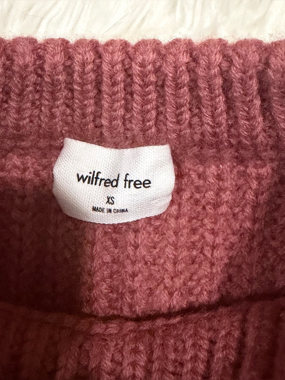 Aritzia Wilfred Free 100% Wool knit sweater pastel rose size XS - Picture 2 of 5